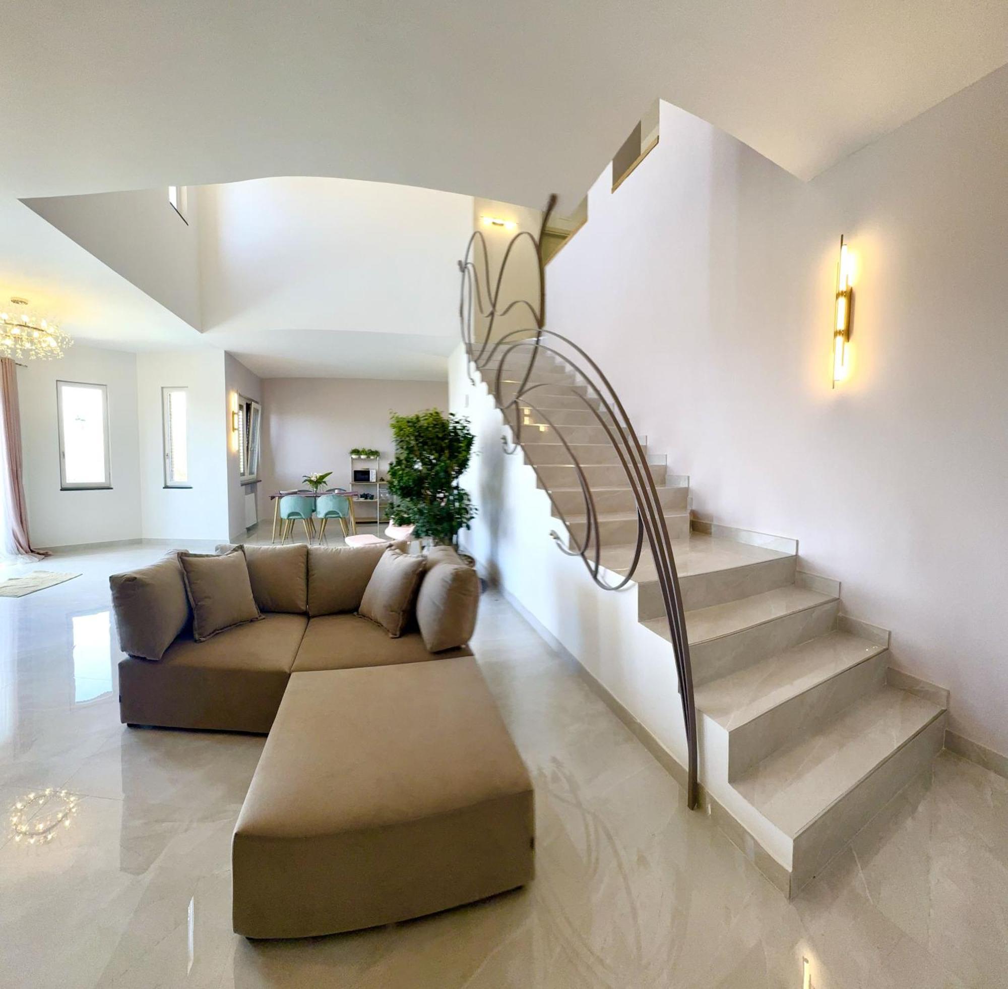 Villa C Luxury Estate SantʼAntonio Abate Rum bild